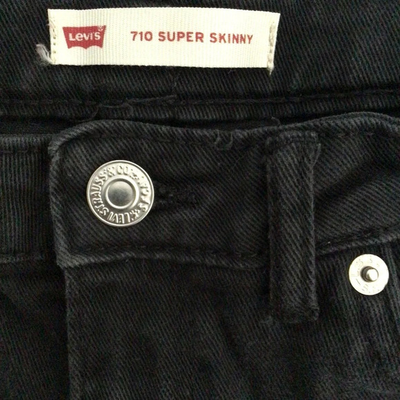 Levi’s 710 Super Skinny Black Distressed Denim Jeans - Size 12 - Picture 8 of 11